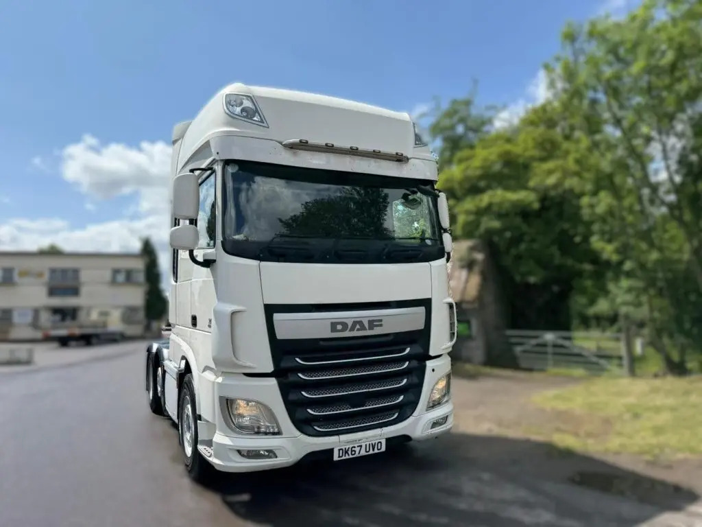 DAF XF 105 - Cabeza tractora: foto 1 DAF XF 105 - Cabeza tractora: foto 1
