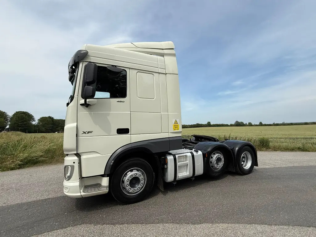 DAF XF 105 - Cabeza tractora: foto 5 DAF XF 105 - Cabeza tractora: foto 5