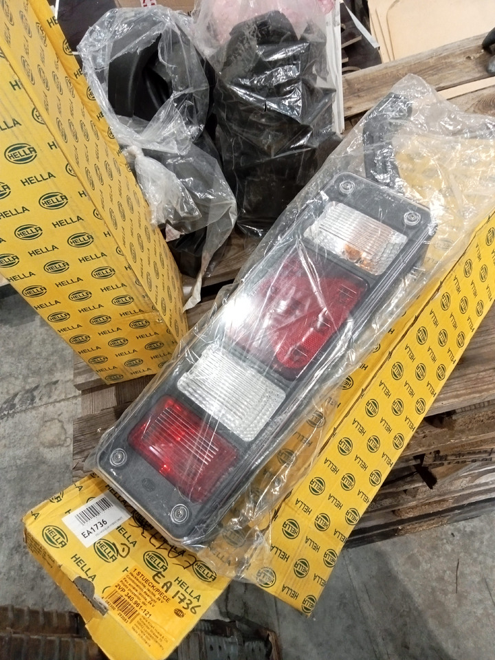 Trouillet FEU MODULAR HYBRID DROIT + GAUCHE - Luz trasera: foto 2 Trouillet FEU MODULAR HYBRID DROIT + GAUCHE - Luz trasera: foto 2