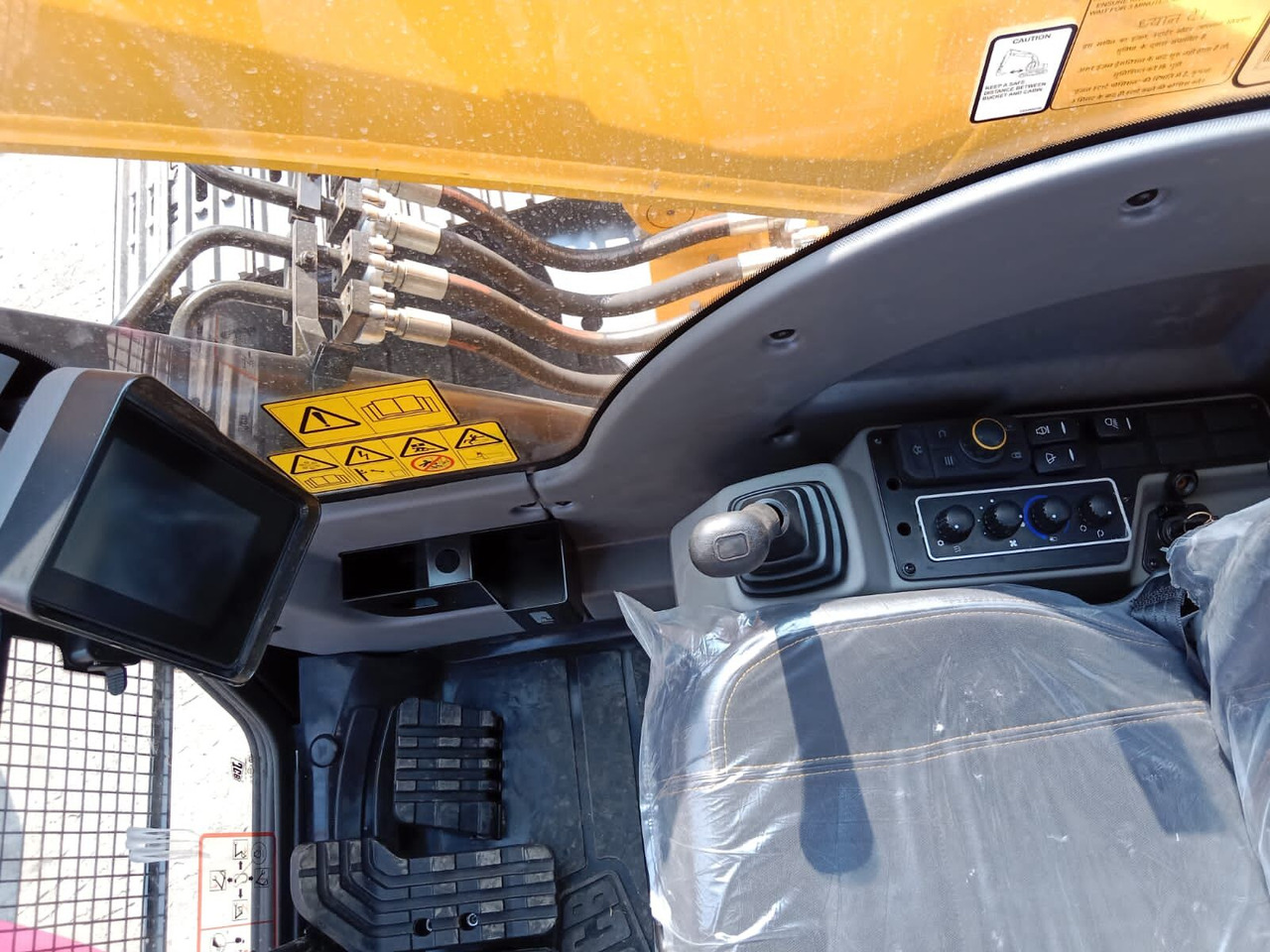 New JCB JS 200 tracked excavator - Excavadora de cadenas: foto 5 New JCB JS 200 tracked excavator - Excavadora de cadenas: foto 5
