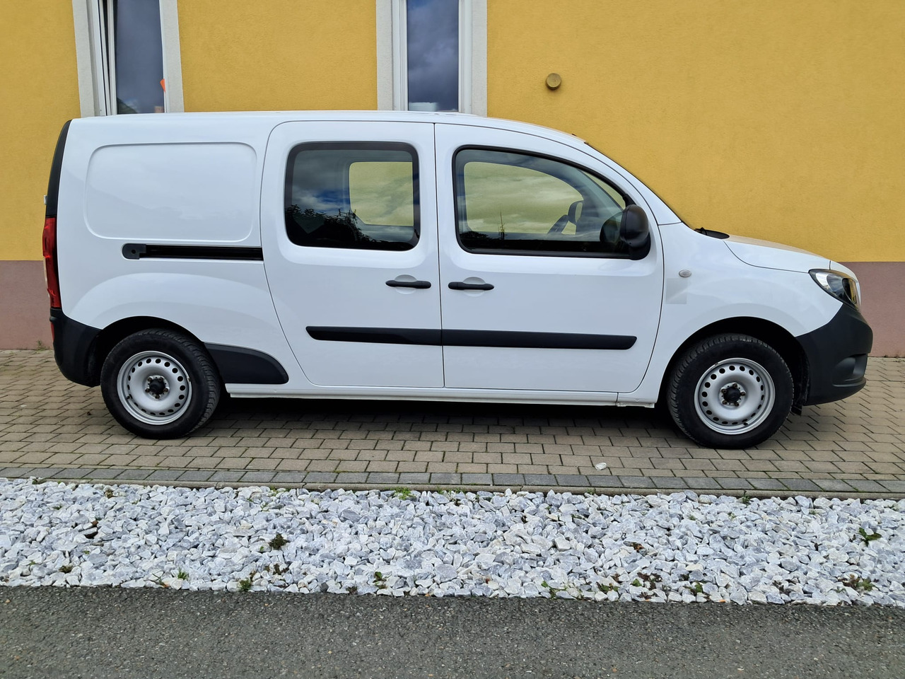 MERCEDES-BENZ Citan 109 CDI 5-Sitzer DKA | Schiebet. beids. | Klima | - Furgoneta, Furgoneta combi: foto 3 MERCEDES-BENZ Citan 109 CDI 5-Sitzer DKA | Schiebet. beids. | Klima | - Furgoneta, Furgoneta combi: foto 3