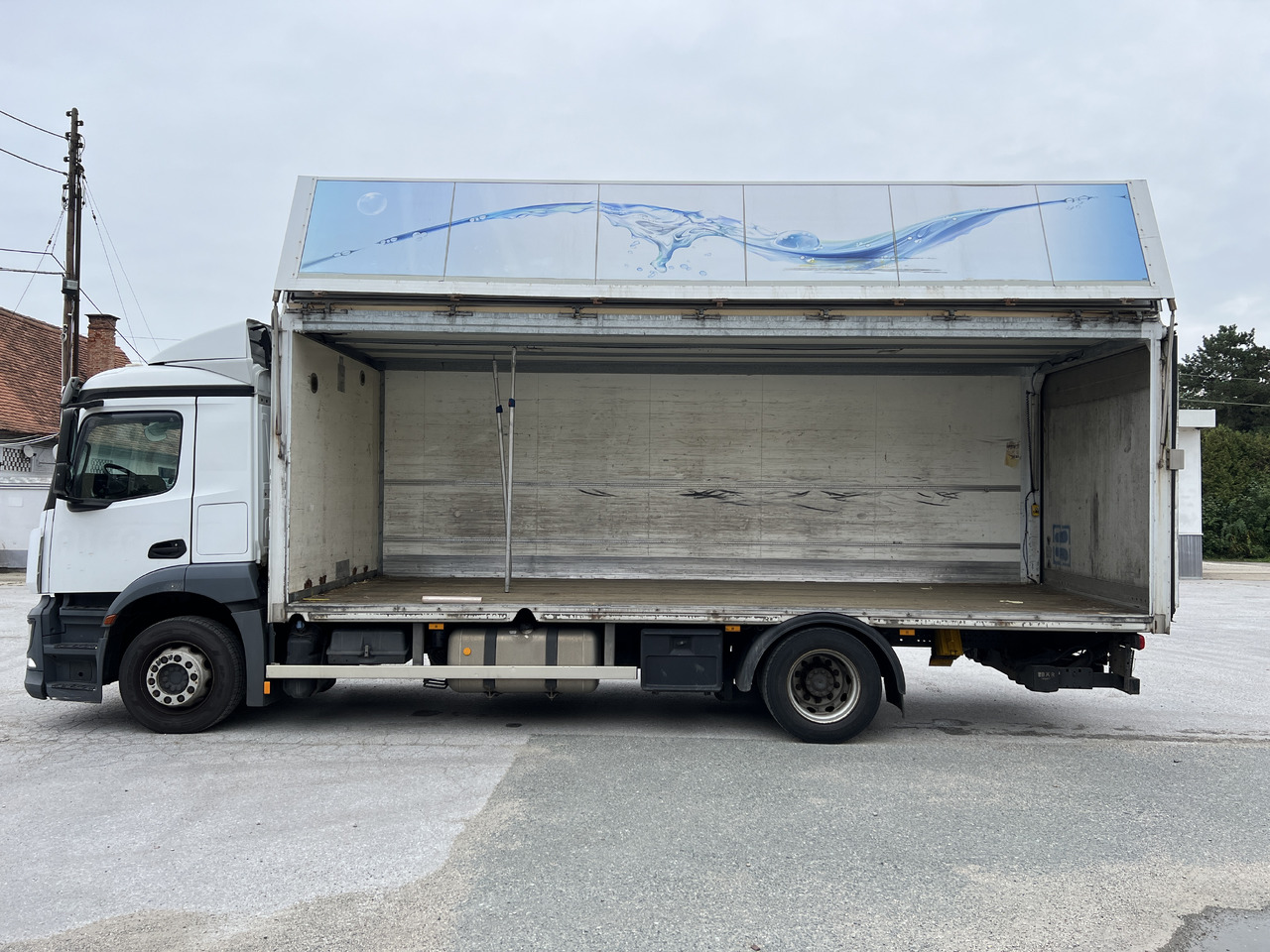 MERCEDES-BENZ ANTOS 18.30 L automatische Seitenladung | LBW | Klima | Tempomat - Camión transporte de bebidas: foto 4 MERCEDES-BENZ ANTOS 18.30 L automatische Seitenladung | LBW | Klima | Tempomat - Camión transporte de bebidas: foto 4