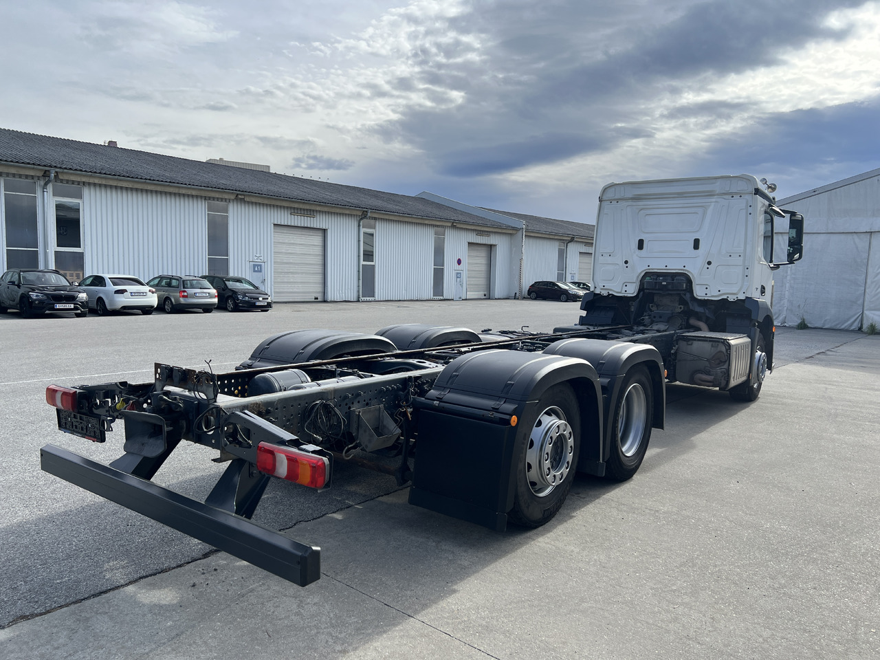 MERCEDES-BENZ Antos 25 40 | Standheizung | Klima | Liftachse - Camión chasis: foto 3 MERCEDES-BENZ Antos 25 40 | Standheizung | Klima | Liftachse - Camión chasis: foto 3