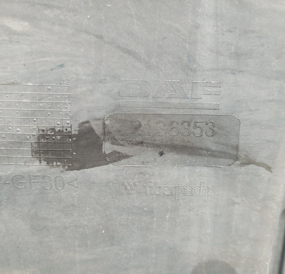 ATRAPA MASKA DAF CF ORYGINAŁ 2136353 CHWALIM116 - Capota para Camión: foto 3 ATRAPA MASKA DAF CF ORYGINAŁ 2136353 CHWALIM116 - Capota para Camión: foto 3