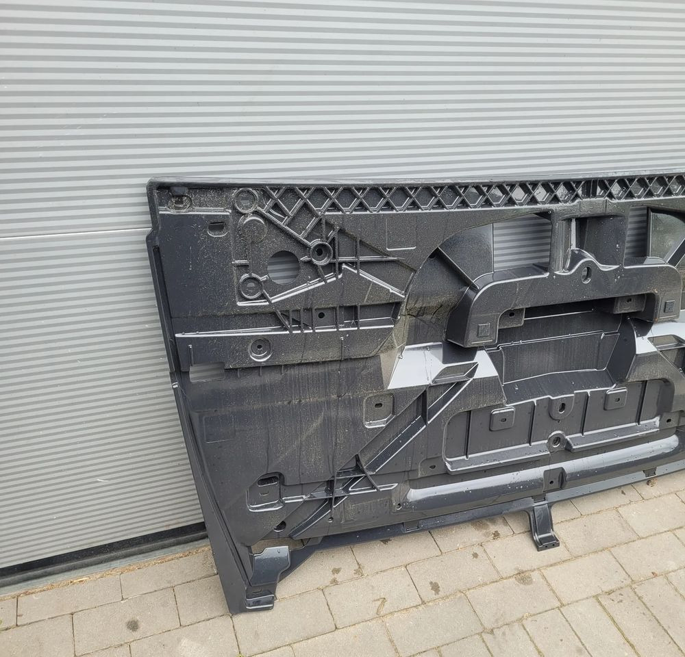 ATRAPA MASKA DAF XF 106 ORYGINAŁ 1835730 CHWALIM116 - Capota para Camión: foto 3 ATRAPA MASKA DAF XF 106 ORYGINAŁ 1835730 CHWALIM116 - Capota para Camión: foto 3