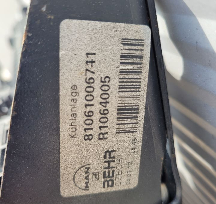 CHLODNICA WODY MAN TGL E6 81061006741 - Radiador para Camión: foto 3 CHLODNICA WODY MAN TGL E6 81061006741 - Radiador para Camión: foto 3