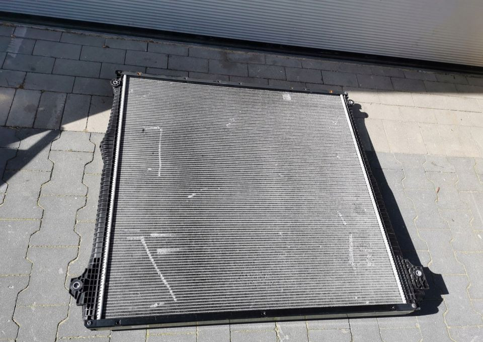 CHŁODNICA WODY SCANIA 2439723 SZCZELNA - Radiador para Camión: foto 2 CHŁODNICA WODY SCANIA 2439723 SZCZELNA - Radiador para Camión: foto 2