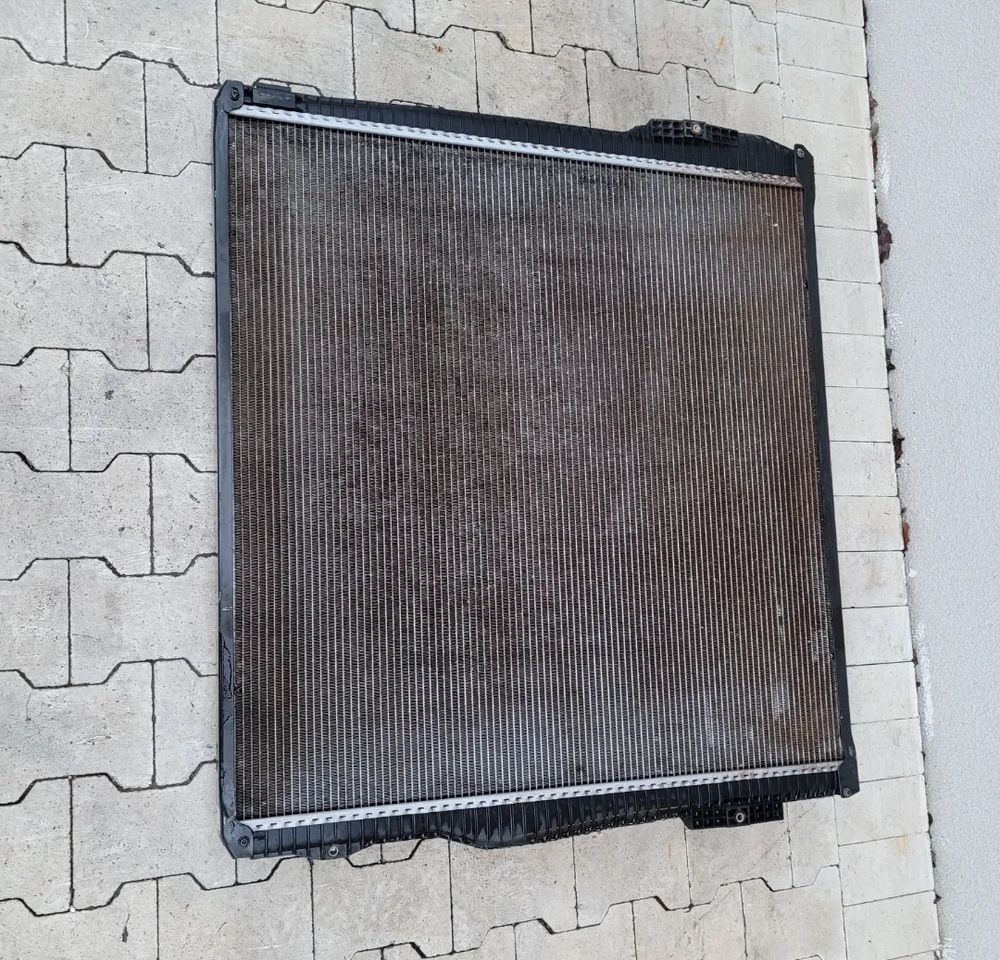 CHŁODNICA WODY SCANIA R 1855518 ORYGINAŁ SZCZELNE - Radiador para Camión: foto 2 CHŁODNICA WODY SCANIA R 1855518 ORYGINAŁ SZCZELNE - Radiador para Camión: foto 2