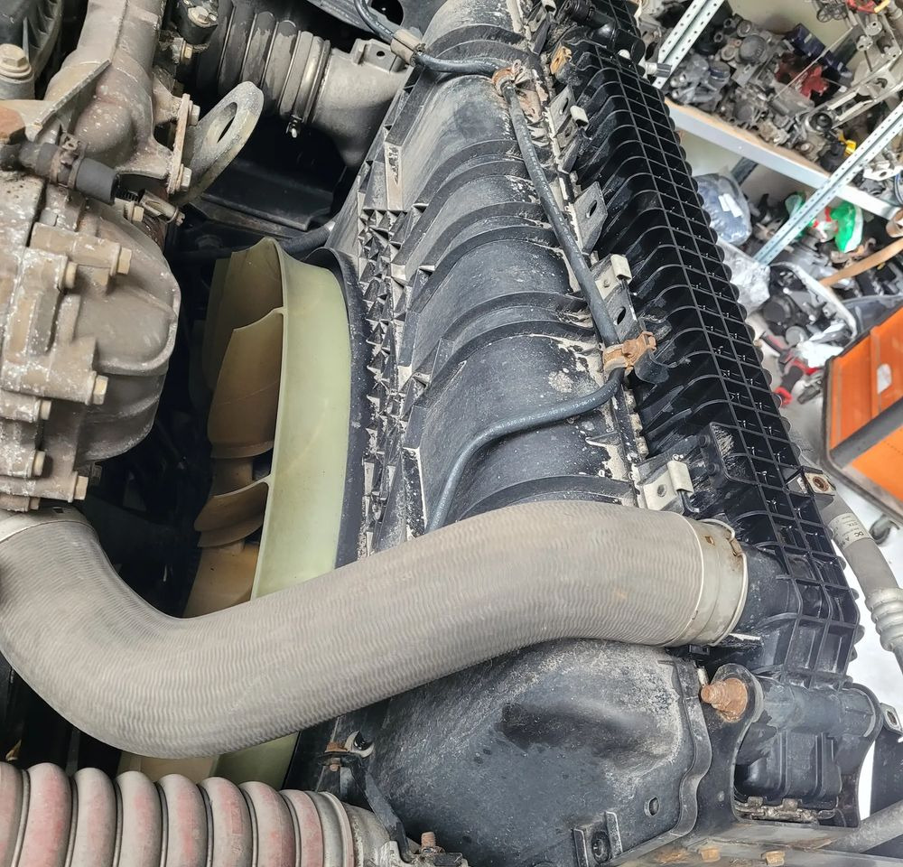 CHŁODNICE MERCEDES ACTROS MP4 KOMPLET - Sistema de refrigeración: foto 2 CHŁODNICE MERCEDES ACTROS MP4 KOMPLET - Sistema de refrigeración: foto 2