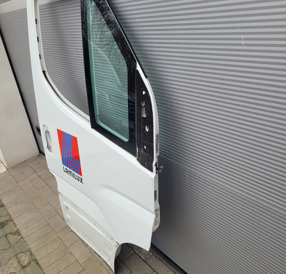 DRZWI IVECO DALI NM RH LUB LH ORYGINAŁ CHWALIM116 - Puerta y piezas para Furgoneta: foto 3 DRZWI IVECO DALI NM RH LUB LH ORYGINAŁ CHWALIM116 - Puerta y piezas para Furgoneta: foto 3