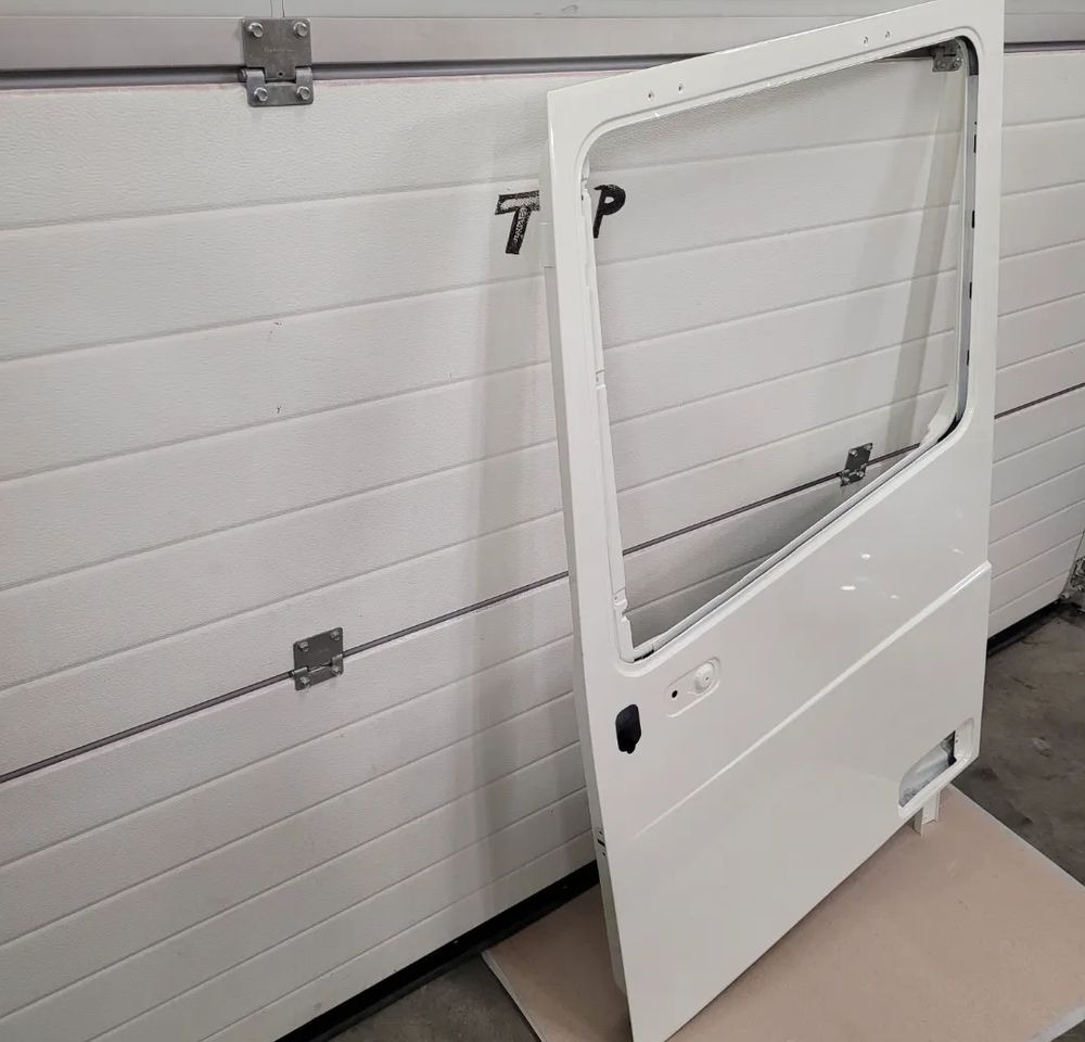 DRZWI LEWE DAF XF 106 ORYGINAL - Puerta y piezas para Camión: foto 2 DRZWI LEWE DAF XF 106 ORYGINAL - Puerta y piezas para Camión: foto 2