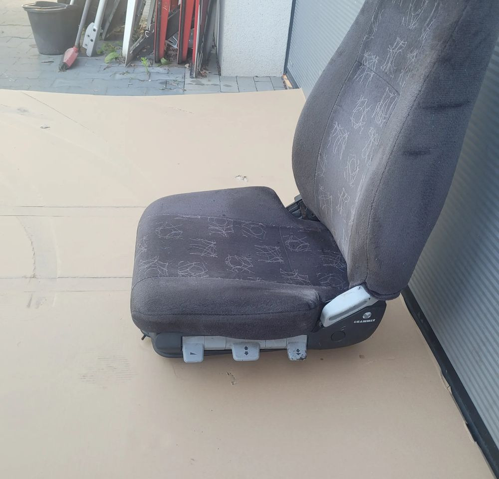 FOTEL KIEROWCY F2000 IVECO TRAKKER GRAMMER CHWALIM116 - Asiento para Camión: foto 3 FOTEL KIEROWCY F2000 IVECO TRAKKER GRAMMER CHWALIM116 - Asiento para Camión: foto 3
