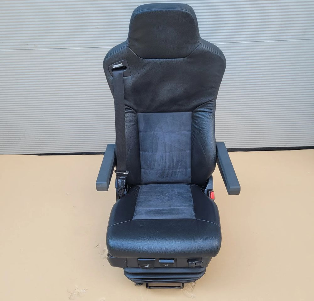 FOTEL PRAWY MAN TGX LIFT SKÓRA JAK NOWY CHWALIM116 - Asiento para Camión: foto 1 FOTEL PRAWY MAN TGX LIFT SKÓRA JAK NOWY CHWALIM116 - Asiento para Camión: foto 1