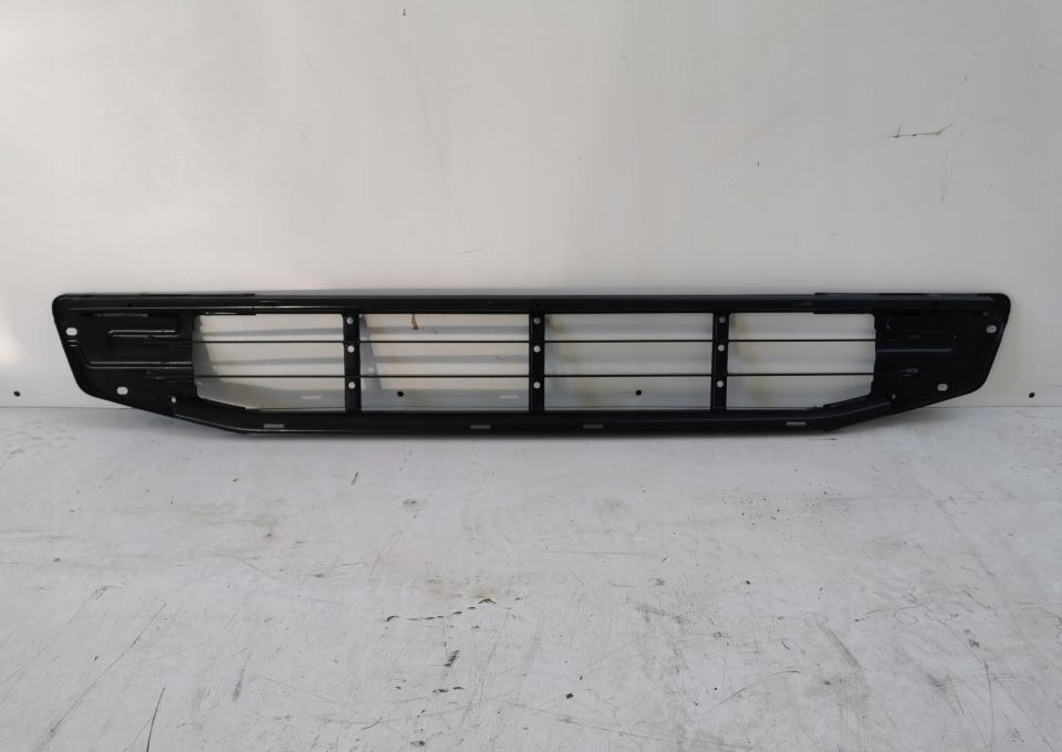 GRILL ATRAPA ŁAWKA VOLVO FH4 82255346 ORYGINAŁ - Parrilla para Camión: foto 1 GRILL ATRAPA ŁAWKA VOLVO FH4 82255346 ORYGINAŁ - Parrilla para Camión: foto 1