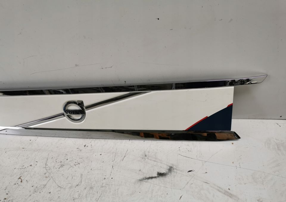 GRILL ATRAPA VOLVO FH 4 ORYGINAŁ CHROM - Parrilla para Camión: foto 2 GRILL ATRAPA VOLVO FH 4 ORYGINAŁ CHROM - Parrilla para Camión: foto 2