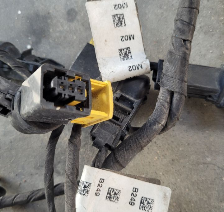 INSTALACJA ZDERZAKA VOLVO FH4 ORYGINAŁ - Cables/ Alambres para Camión: foto 3 INSTALACJA ZDERZAKA VOLVO FH4 ORYGINAŁ - Cables/ Alambres para Camión: foto 3