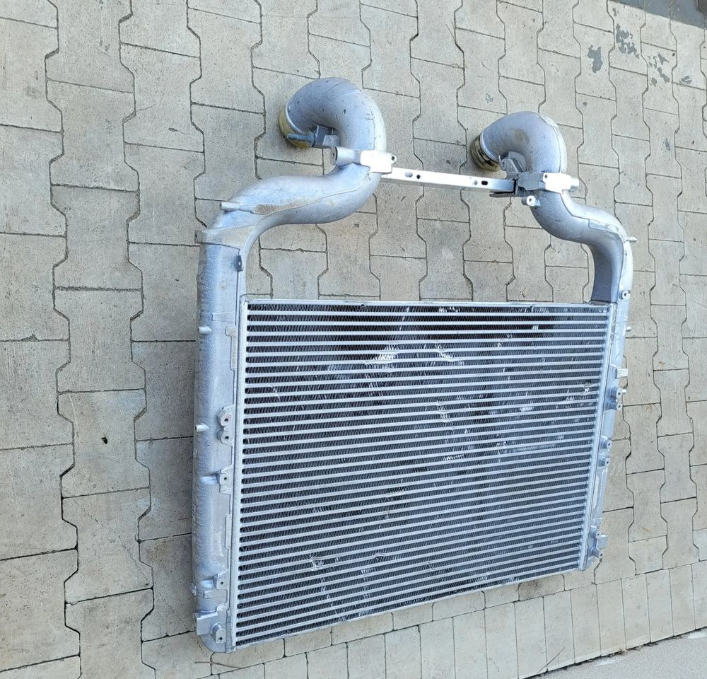 INTERCOOLER DAF XF 106 ORYGINAŁ 2021R 2125897 - Intercooler para Camión: foto 2 INTERCOOLER DAF XF 106 ORYGINAŁ 2021R 2125897 - Intercooler para Camión: foto 2