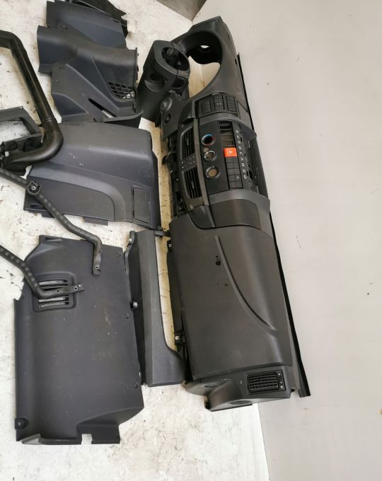 KONSOLA IVECO EUROCARGO EURO6 - Salpicadero para Camión: foto 4 KONSOLA IVECO EUROCARGO EURO6 - Salpicadero para Camión: foto 4