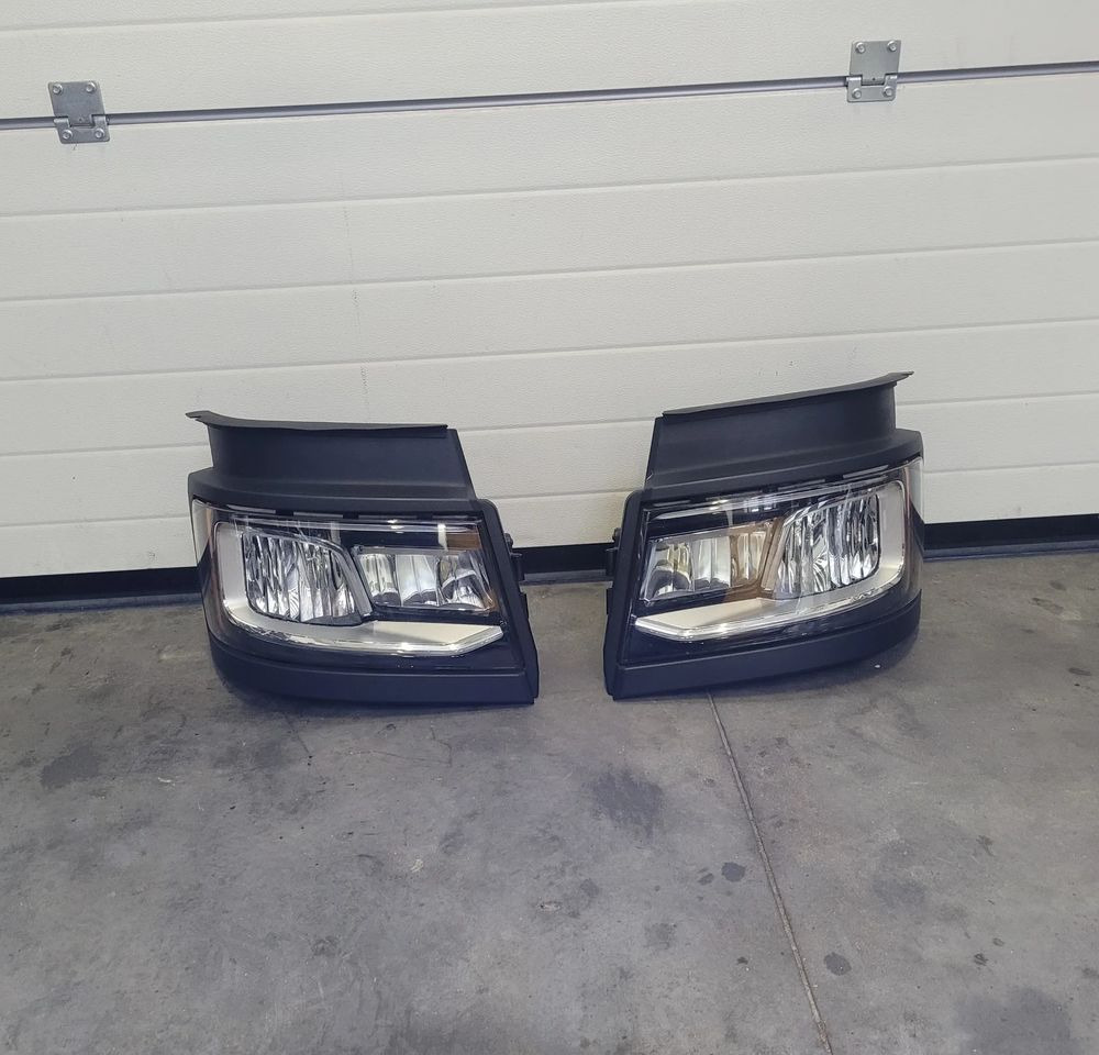 LAMPA LED SCANIA R NGT 2655849 2655848 RH/LH CHWALIM116 - Luz/ Iluminación para Camión: foto 1 LAMPA LED SCANIA R NGT 2655849 2655848 RH/LH CHWALIM116 - Luz/ Iluminación para Camión: foto 1