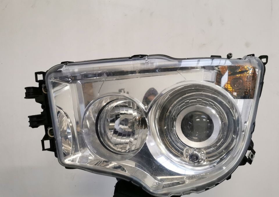 LAMPA MERCEDES ACTROS ANTOS XENON mp4 A9608202639 - Faro delantero para Camión: foto 1 LAMPA MERCEDES ACTROS ANTOS XENON mp4 A9608202639 - Faro delantero para Camión: foto 1