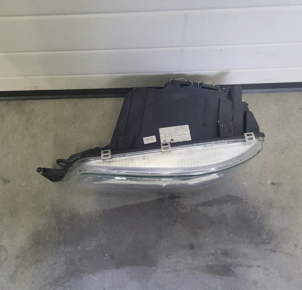 LAMPA XENON MAN TGX LH.81.25101-6515 - Luz/ Iluminación para Camión: foto 2 LAMPA XENON MAN TGX LH.81.25101-6515 - Luz/ Iluminación para Camión: foto 2