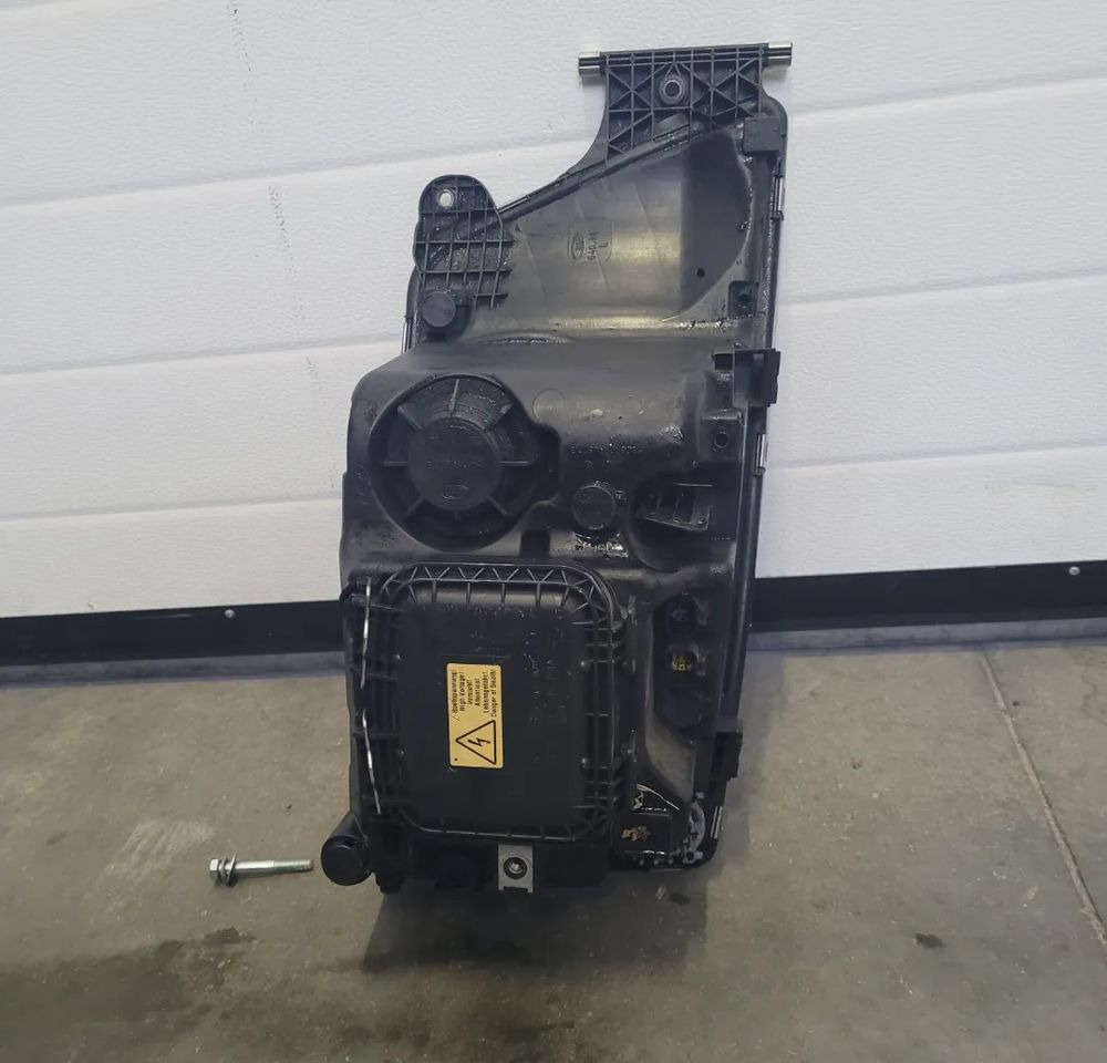 LAMPA XENON MAN TGX LH.81.25101-6515 - Luz/ Iluminación para Camión: foto 3 LAMPA XENON MAN TGX LH.81.25101-6515 - Luz/ Iluminación para Camión: foto 3