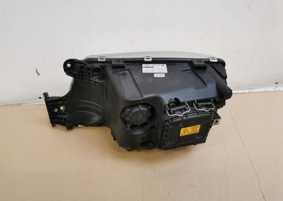 LAMPA XENON MAN TGX TGS RH.ORYGINAŁ LIFT MOCNY LED - Faro delantero para Camión: foto 3 LAMPA XENON MAN TGX TGS RH.ORYGINAŁ LIFT MOCNY LED - Faro delantero para Camión: foto 3