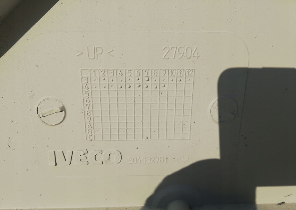 MASKA ATRAPA IVECO EUROCARGO ORYGINAŁ - Capota para Camión: foto 4 MASKA ATRAPA IVECO EUROCARGO ORYGINAŁ - Capota para Camión: foto 4