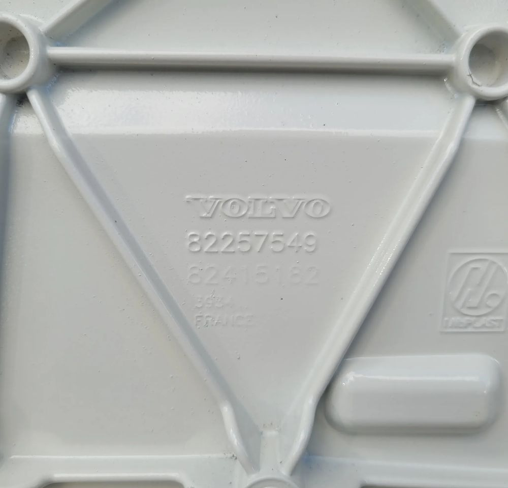 MASKA ATRAPA VOLVO FMX ORYGINAŁ 82257549 CHWALIM116 - Carrocería y exterior para Camión: foto 5 MASKA ATRAPA VOLVO FMX ORYGINAŁ 82257549 CHWALIM116 - Carrocería y exterior para Camión: foto 5