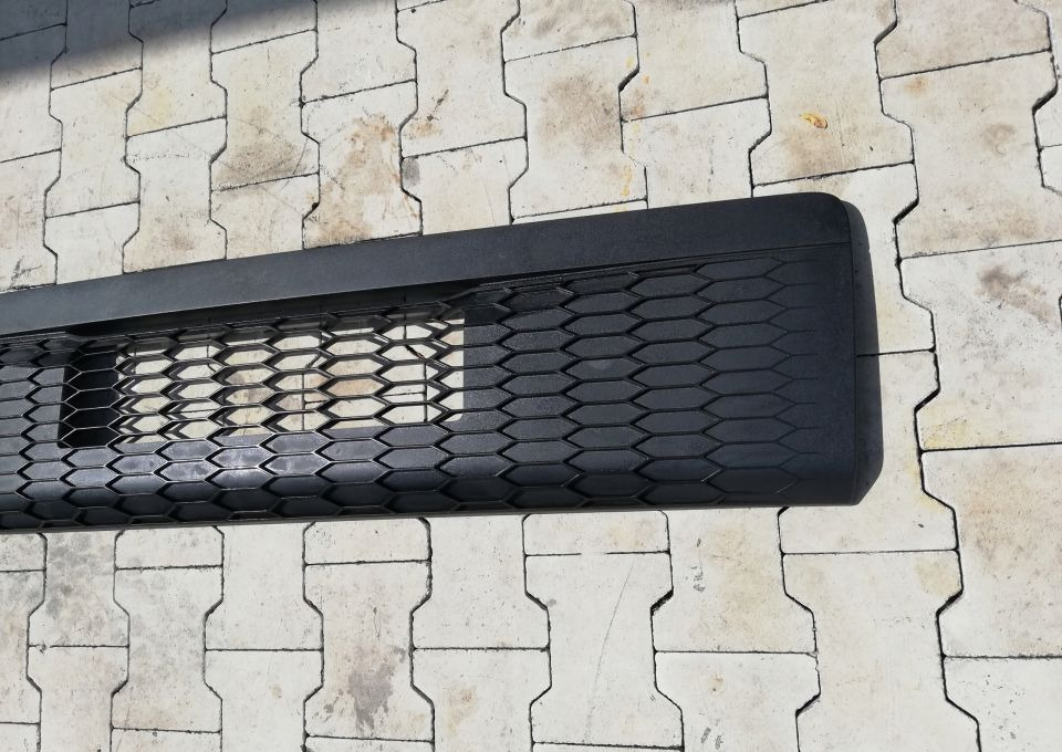 MASKA GRILL ATRAPA VOLVO FL FE 82523575 NOWY ORYG. - Parrilla para Camión: foto 3 MASKA GRILL ATRAPA VOLVO FL FE 82523575 NOWY ORYG. - Parrilla para Camión: foto 3