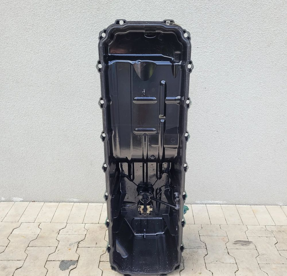 MISKA OLEJOWA VOLVO FH5 ORYGINAŁ 23702252 - Cárter de aceite para Camión: foto 4 MISKA OLEJOWA VOLVO FH5 ORYGINAŁ 23702252 - Cárter de aceite para Camión: foto 4