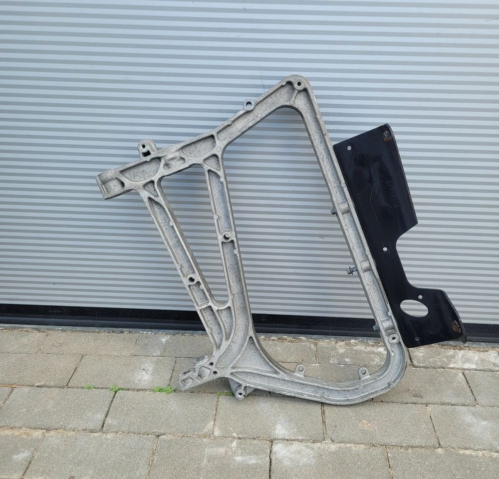 MOCOWANIE BLOTNIKA VOLVO FH4 FH5 21887348 CHWALIM116 - Guardabarros para Camión: foto 1 MOCOWANIE BLOTNIKA VOLVO FH4 FH5 21887348 CHWALIM116 - Guardabarros para Camión: foto 1