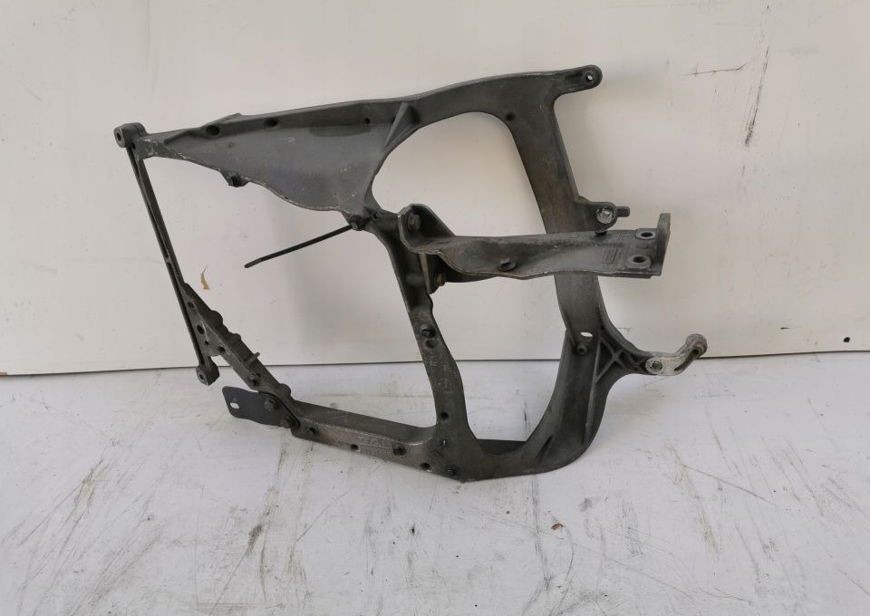 MOCOWANIE LAMPY PAJĄK DAF XF 106 LEWE. - Carrocería y exterior para Camión: foto 4 MOCOWANIE LAMPY PAJĄK DAF XF 106 LEWE. - Carrocería y exterior para Camión: foto 4