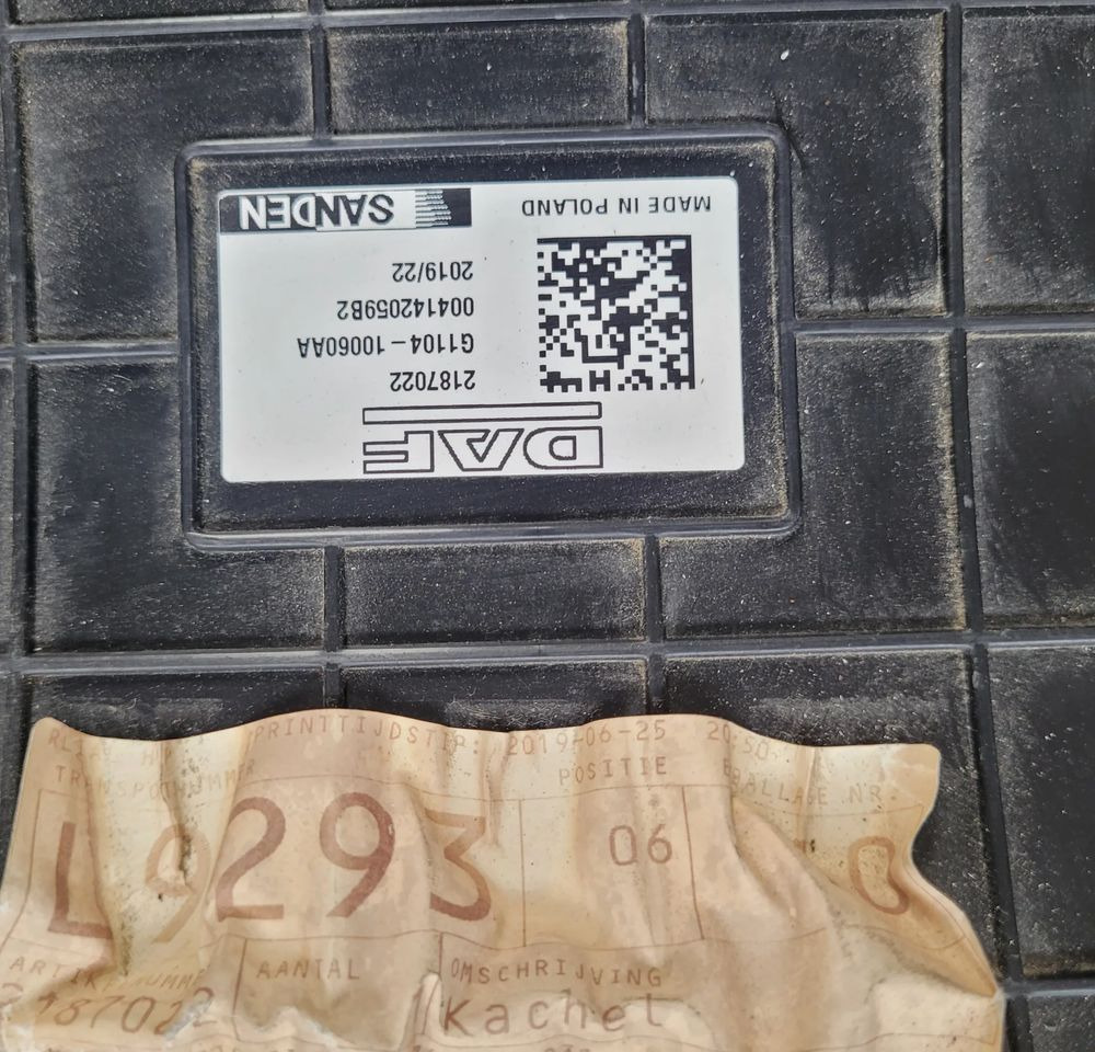 NAGRZEWNICA DAF XF LIFT ORYGINAŁ 2255994 2187022 SPRAWNA CHWALIM116 - Calefacción/ Ventilación para Camión: foto 3 NAGRZEWNICA DAF XF LIFT ORYGINAŁ 2255994 2187022 SPRAWNA CHWALIM116 - Calefacción/ Ventilación para Camión: foto 3