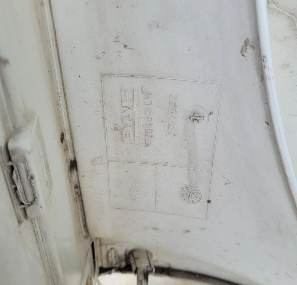 OKULAR POSZYCIE DAF XF 106 LIFT LH ORYGINAŁ - Carrocería y exterior para Camión: foto 4 OKULAR POSZYCIE DAF XF 106 LIFT LH ORYGINAŁ - Carrocería y exterior para Camión: foto 4