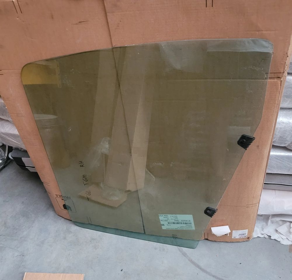 SZYBA MAN TGX RH 81.62645.0040 - Ventana y piezas para Camión: foto 1 SZYBA MAN TGX RH 81.62645.0040 - Ventana y piezas para Camión: foto 1