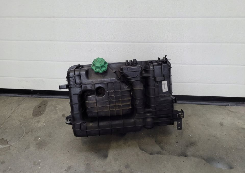 ZBIORNIK WYRÓWNAWCZY MERCEDES ACTROS A9605014203 - Depósito de expansión para Camión: foto 1 ZBIORNIK WYRÓWNAWCZY MERCEDES ACTROS A9605014203 - Depósito de expansión para Camión: foto 1