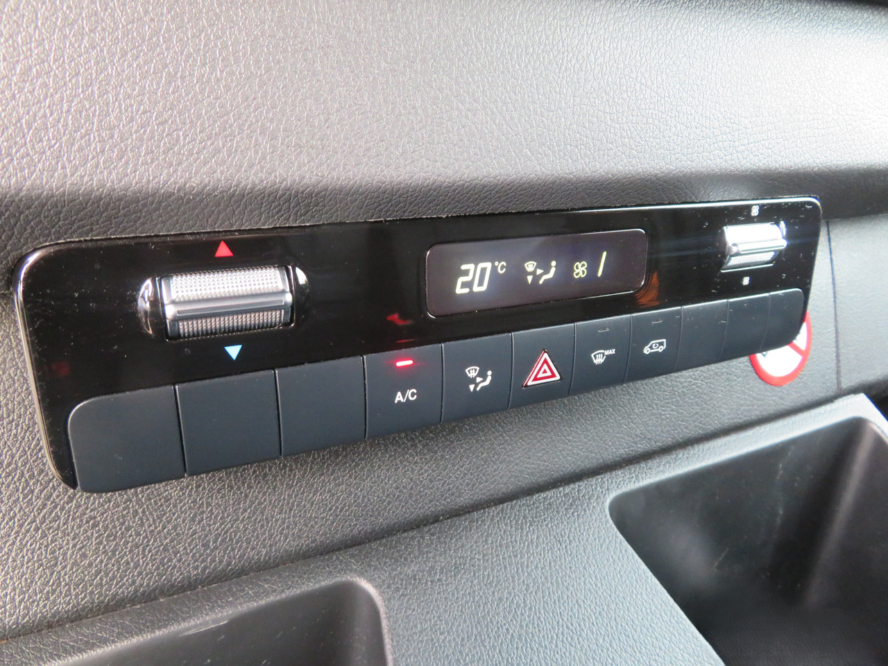 Furgón nuevo Mercedes-Benz Sprinter 317cdi - 9GTronic - A2H2: foto 12 Furgón nuevo Mercedes-Benz Sprinter 317cdi - 9GTronic - A2H2: foto 12