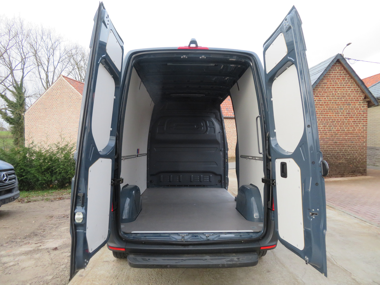 Furgón nuevo Mercedes-Benz Sprinter 317cdi - 9GTronic - A2H2: foto 10 Furgón nuevo Mercedes-Benz Sprinter 317cdi - 9GTronic - A2H2: foto 10