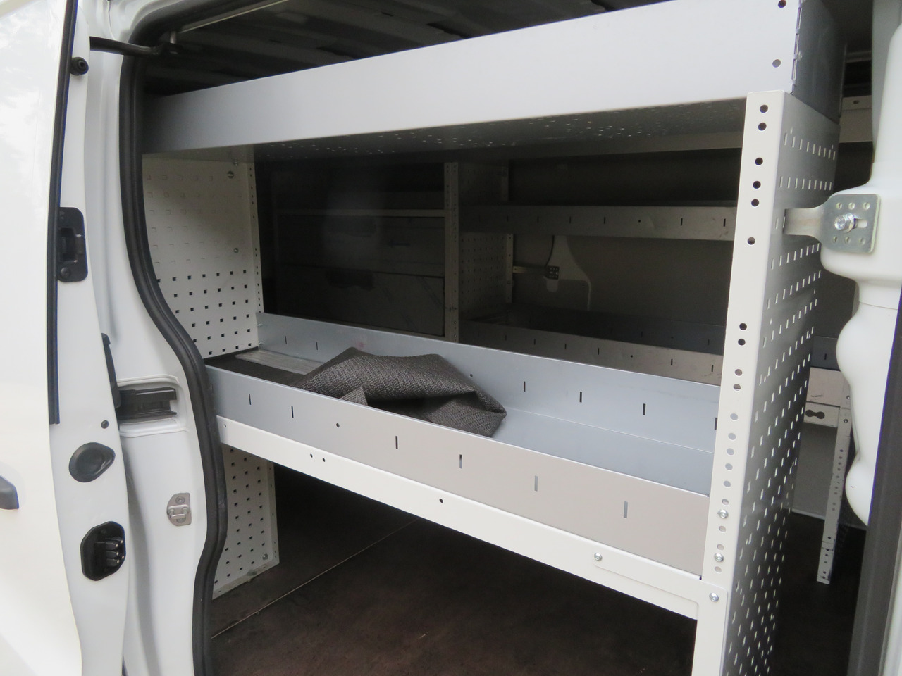 Furgoneta pequeña Renault Trafic 1.6dCi Grand Confort - L2H1: foto 9