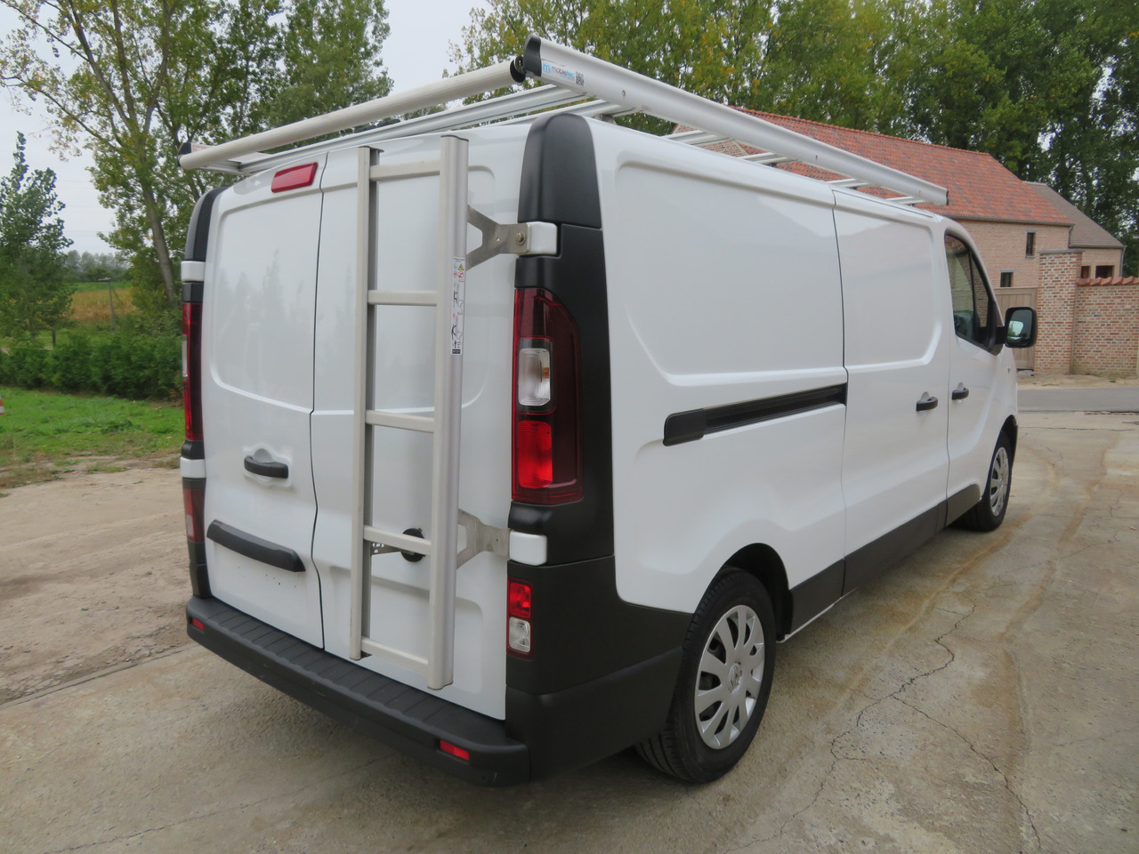 Furgoneta pequeña Renault Trafic 1.6dCi Grand Confort - L2H1: foto 7