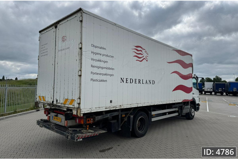 Mercedes-Benz Atego 1318 Day Cab, Euro 5, BDF / EPS automatic / DHOLLANDIA 2000KG - Camión portacontenedore/ Intercambiable: foto 3 Mercedes-Benz Atego 1318 Day Cab, Euro 5, BDF / EPS automatic / DHOLLANDIA 2000KG - Camión portacontenedore/ Intercambiable: foto 3