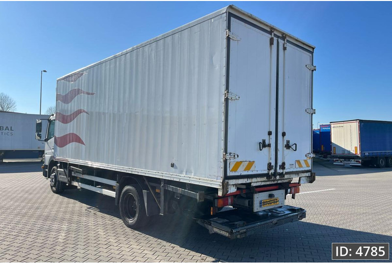 Mercedes-Benz Atego 1318 Day Cab, Euro 5, BDF / EPS automatic / DHOLLANDIA 2000KG - Camión portacontenedore/ Intercambiable: foto 2 Mercedes-Benz Atego 1318 Day Cab, Euro 5, BDF / EPS automatic / DHOLLANDIA 2000KG - Camión portacontenedore/ Intercambiable: foto 2