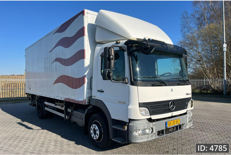 Mercedes-Benz Atego 1318 Day Cab, Euro 5, BDF / EPS automatic / DHOLLANDIA 2000KG - Camión portacontenedore/ Intercambiable: foto 4 Mercedes-Benz Atego 1318 Day Cab, Euro 5, BDF / EPS automatic / DHOLLANDIA 2000KG - Camión portacontenedore/ Intercambiable: foto 4