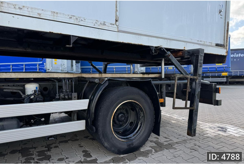 Mercedes-Benz Atego 816 Day Cab, Euro 5, BDF / EPS automatic / standklima / Hydraulic system - Camión portacontenedore/ Intercambiable: foto 5 Mercedes-Benz Atego 816 Day Cab, Euro 5, BDF / EPS automatic / standklima / Hydraulic system - Camión portacontenedore/ Intercambiable: foto 5