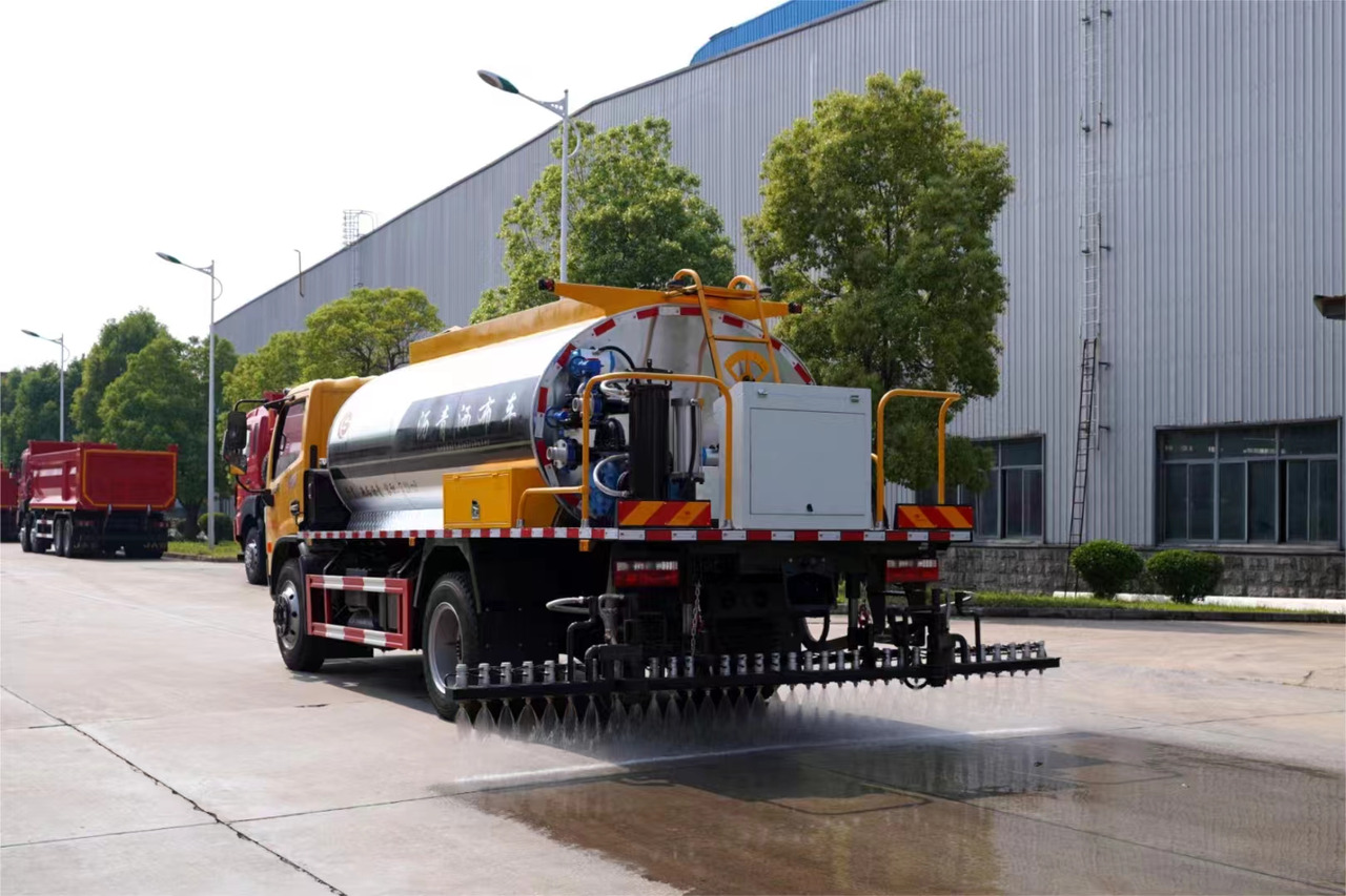 DONGFENG Asphalt Spreader - Pavimentadora de asfalto: foto 4 DONGFENG Asphalt Spreader - Pavimentadora de asfalto: foto 4