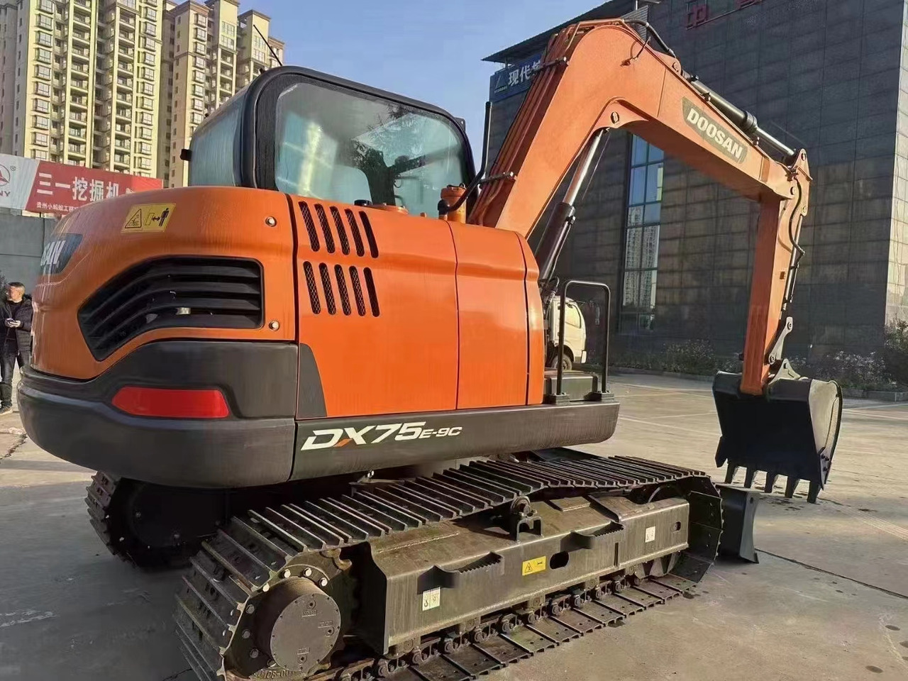 DOOSAN DX75 Mini excavator 7.5 ton - Miniexcavadora: foto 4 DOOSAN DX75 Mini excavator 7.5 ton - Miniexcavadora: foto 4