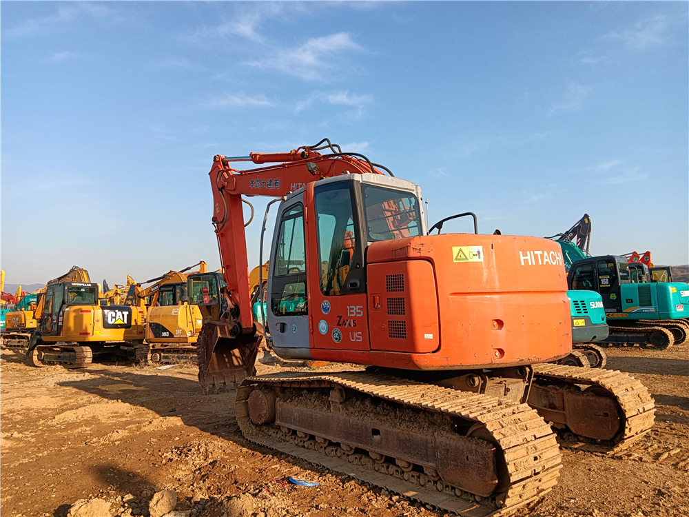 HITACHI ZX135 - Excavadora de cadenas: foto 3 HITACHI ZX135 - Excavadora de cadenas: foto 3