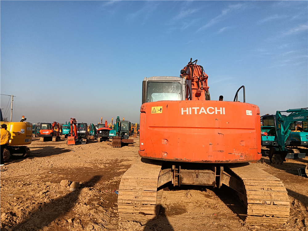 HITACHI ZX135 - Excavadora de cadenas: foto 4 HITACHI ZX135 - Excavadora de cadenas: foto 4