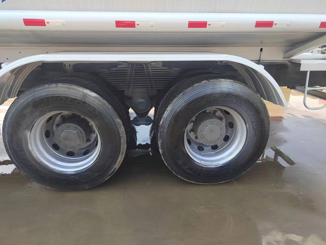 HOWO Water Tanker Click Here for Discount - Camión cisterna: foto 5 HOWO Water Tanker Click Here for Discount - Camión cisterna: foto 5